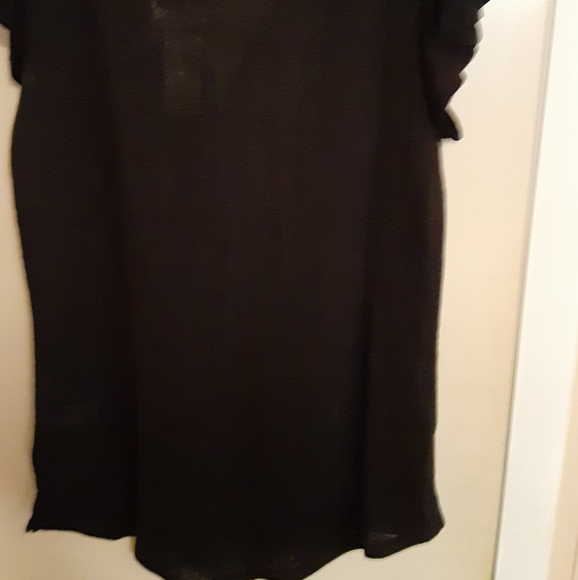 Flutter sleeve loose fitting Henley top - Picture 3 of 3